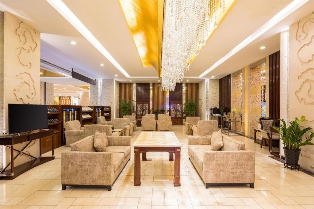 West International Trade Grand Hotel Beijing Bagian luar foto